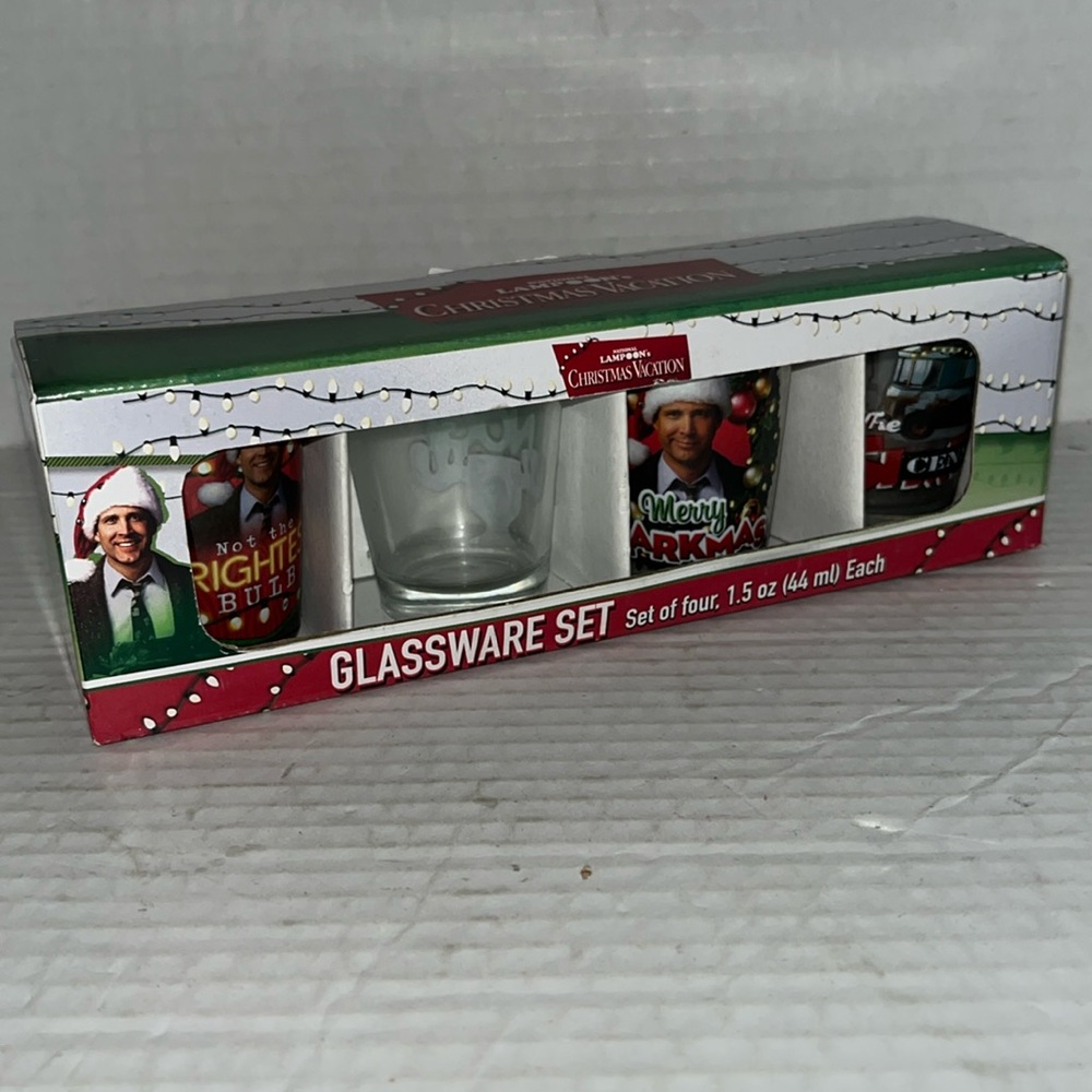 National Lampoon's Christmas Vacation Glassware Set 4 shot glasses 1.5 oz -44 ml